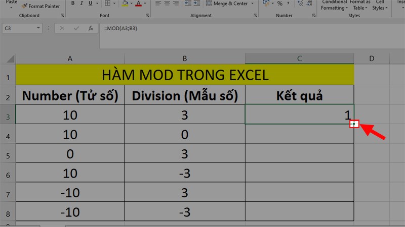 Nhấn giữ ô vuông nhỏ ở góc phải ô dữ liệu  Kéo xuống để áp dụng cho các ô bên dưới